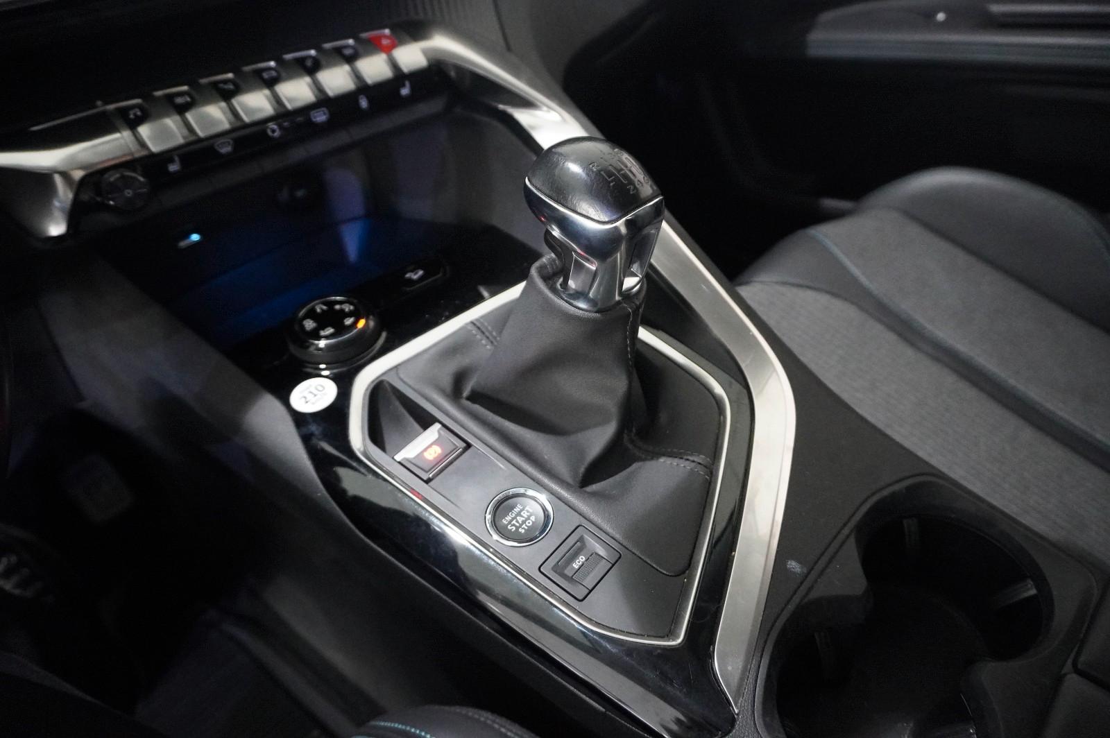 Peugeot 3008 1.5D ALLURE NAVI/LED/KAMERA/SPORT/VIRTU/AHK