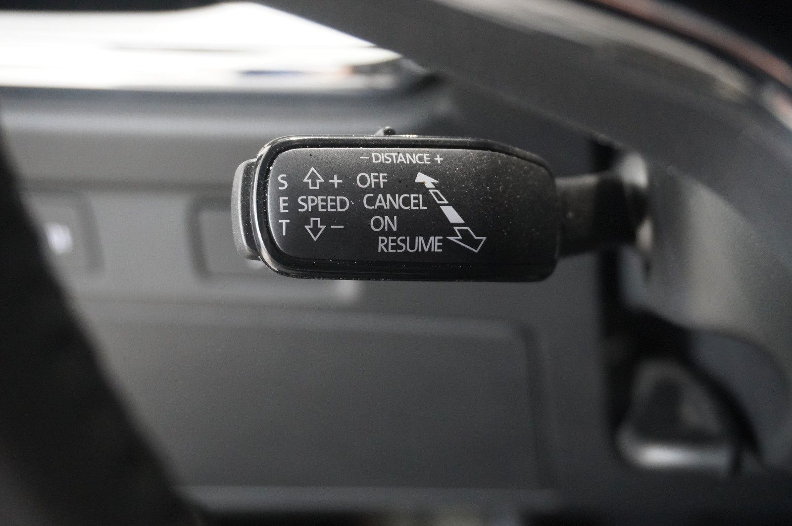 Fahrzeugabbildung SKODA Enyaq 50 IV LOFT NAVI/LED/SHZ/VIRTU./PDC/DAB+