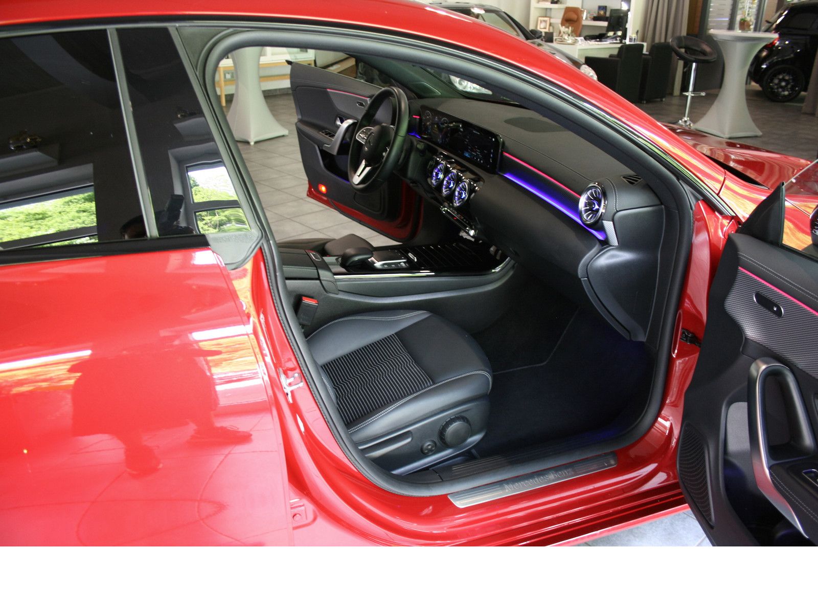 Fahrzeugabbildung Mercedes-Benz CLA 200 Progres. *Night-Paket*Totwinkel*Ambiente