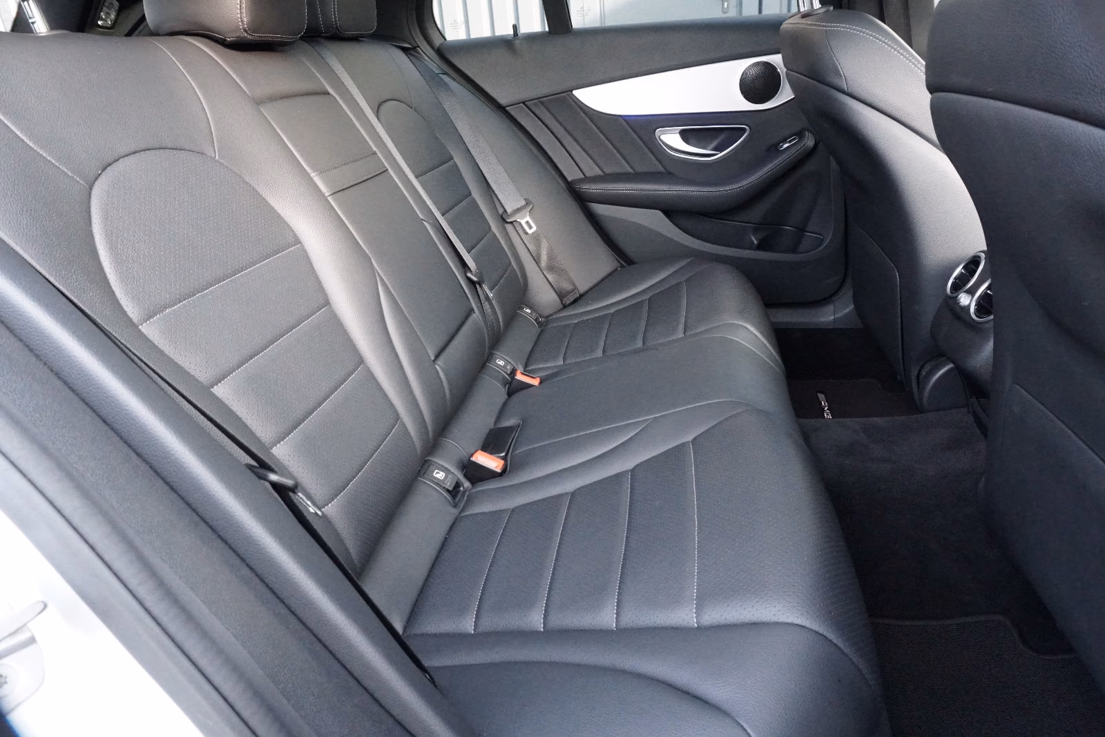 Mercedes-Benz C 300T AMG Multib RFK PANO SHZ NAV Ambiente ACC
