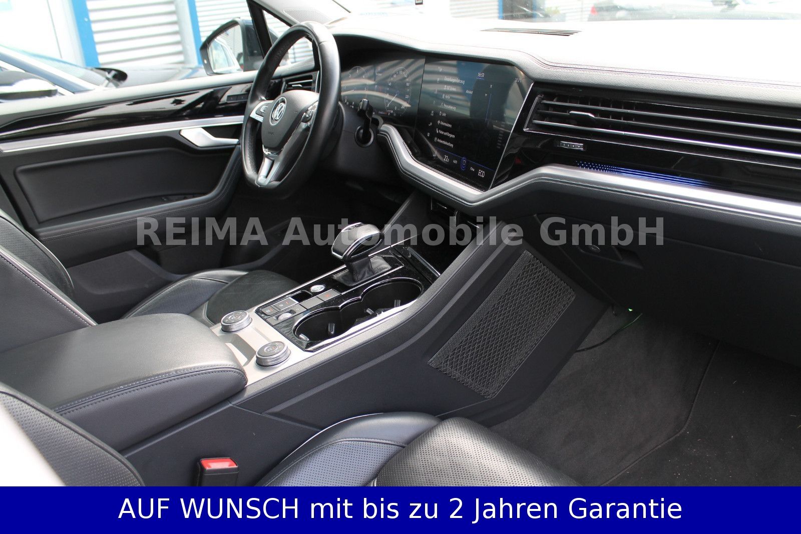 Fahrzeugabbildung Volkswagen Touareg 3,0D Elegance 4Motion, Pano, Luft