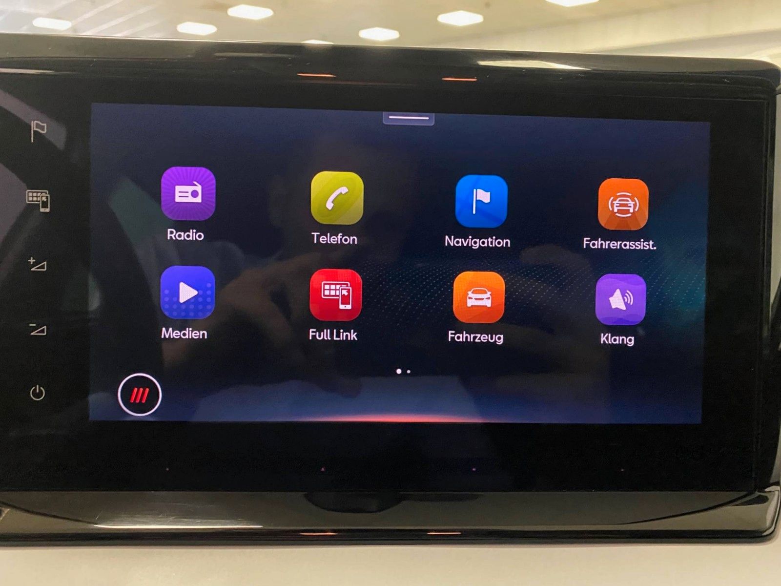 Fahrzeugabbildung SEAT Arona 1.0 TSI STYLE DSG+NAVI+LED+APP+SITZHEIZUNG