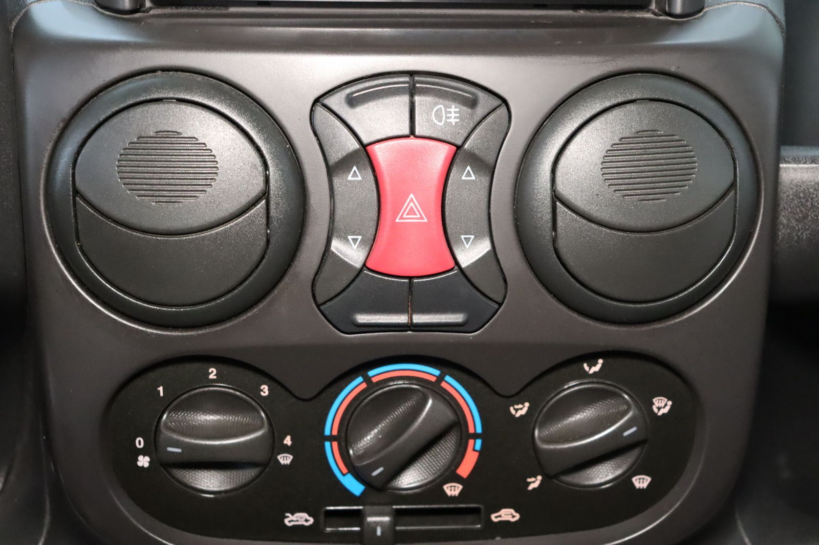 Fahrzeugabbildung Fiat Doblo Cargo 1.3 JTD MAXI Kühlwagen