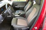 Mercedes-Benz EQA 300 4MATIC - - rote Mercedes-Benz EQA