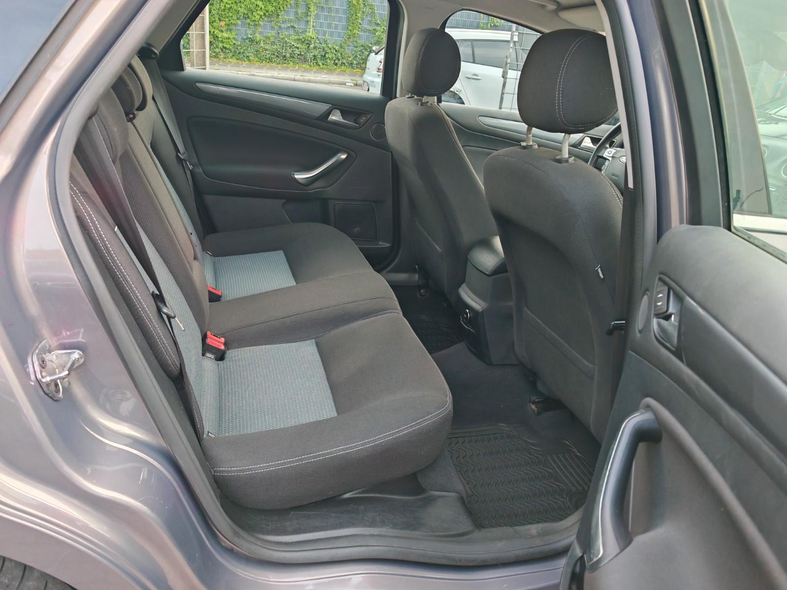 Ford Mondeo 2014 — photo 22