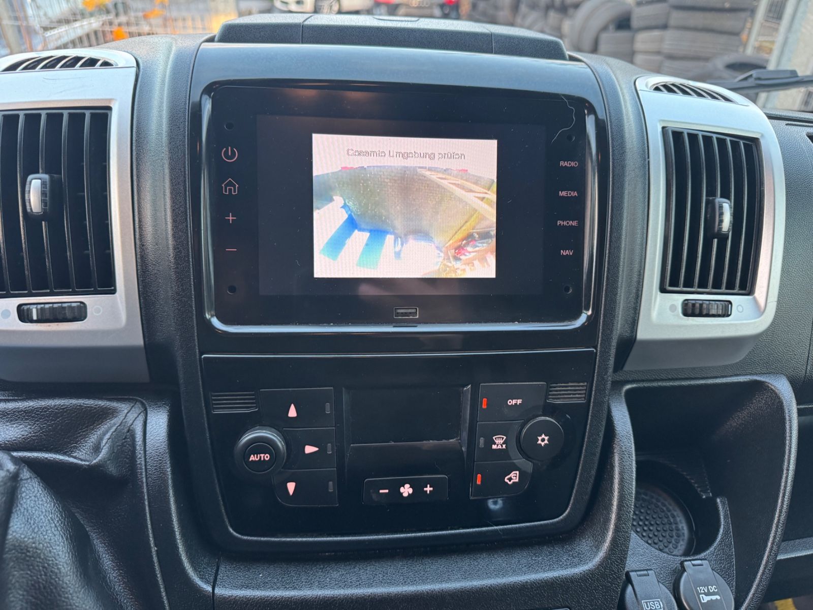 Fahrzeugabbildung Fiat Ducato Hochr.-Kasten 35 140 L2H2 RS: 3450 mm Nav