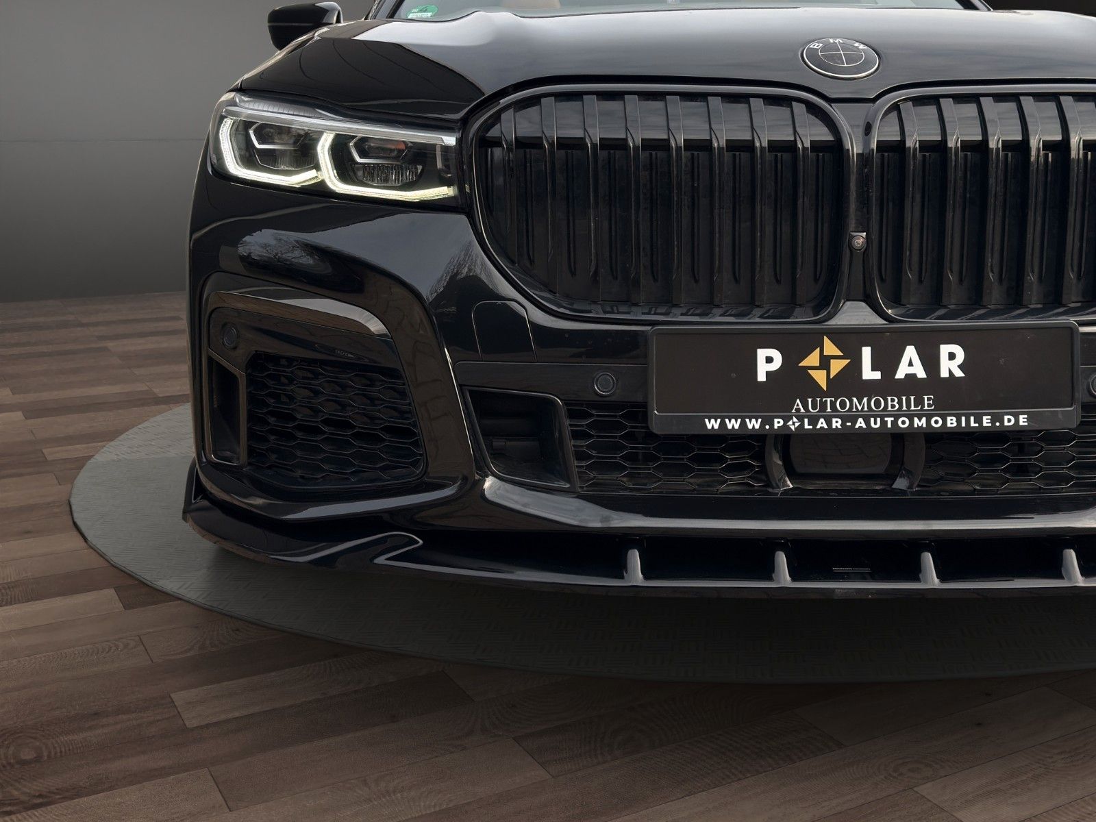 Fahrzeugabbildung BMW 750Li xDrive HUD/Skylounge/H&K/Massage/Luftf.