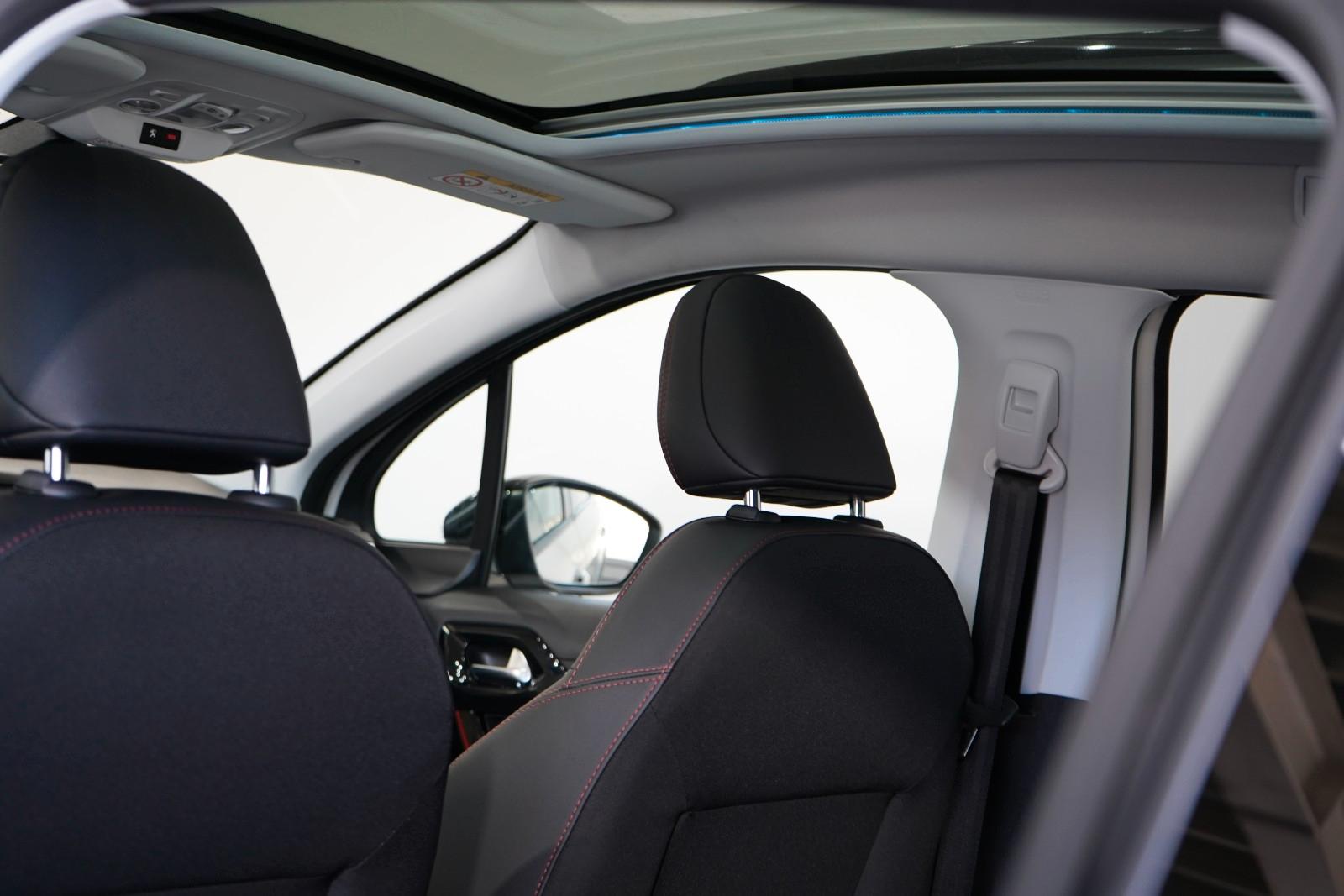 Peugeot 2008 Allure GT-LINE*Pano*Navi*Kam*18 Z.*Automat.