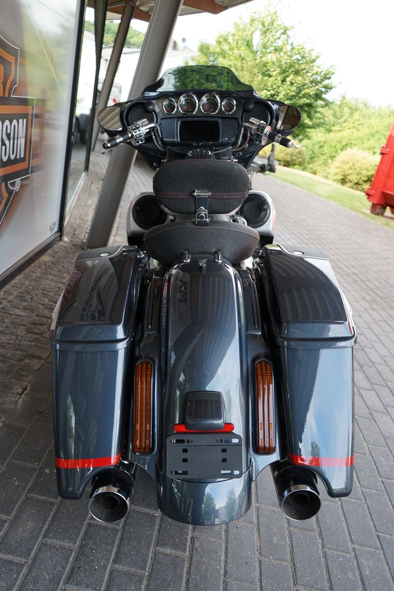 Fahrzeugabbildung Harley-Davidson Street Glide 117 CVO-Neuwertig-Wilbers