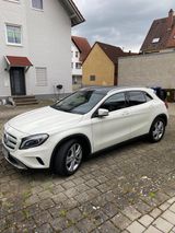 Mercedes-Benz GLA 220 d 4MATIC DCT - - Mercedes-Benz GLA 220 aus 2017