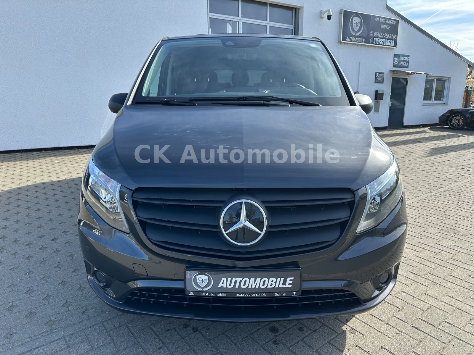 Fahrzeugabbildung Mercedes-Benz Vito Tourer Pro 124 Edition Autom/8Sitze/Kam/AHK