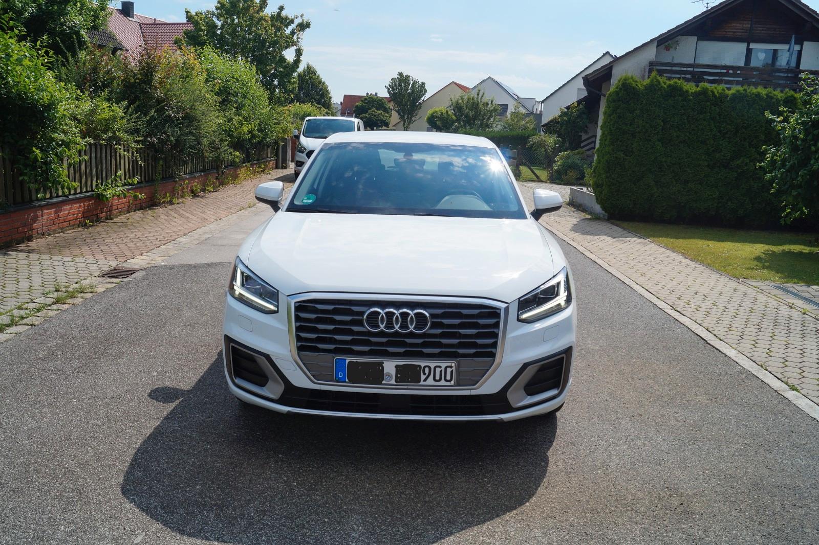 Audi Q2 Sport S-Line,PDC, AHK,
