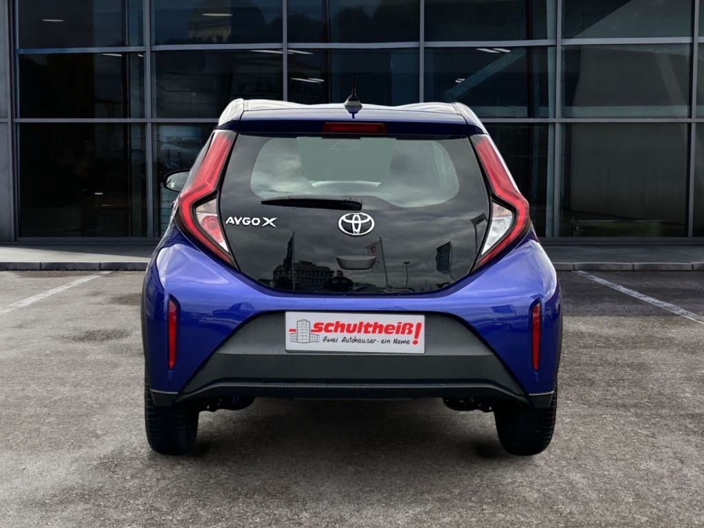 Fahrzeugabbildung Toyota Aygo X Play