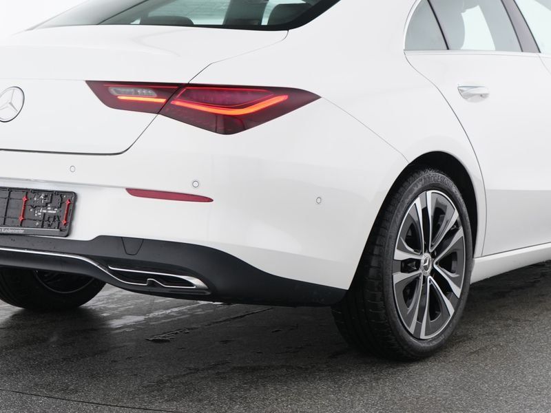 Fahrzeugabbildung Mercedes-Benz CLA 180 Progressive*Pano*Distron*360°*LED*CarPl*