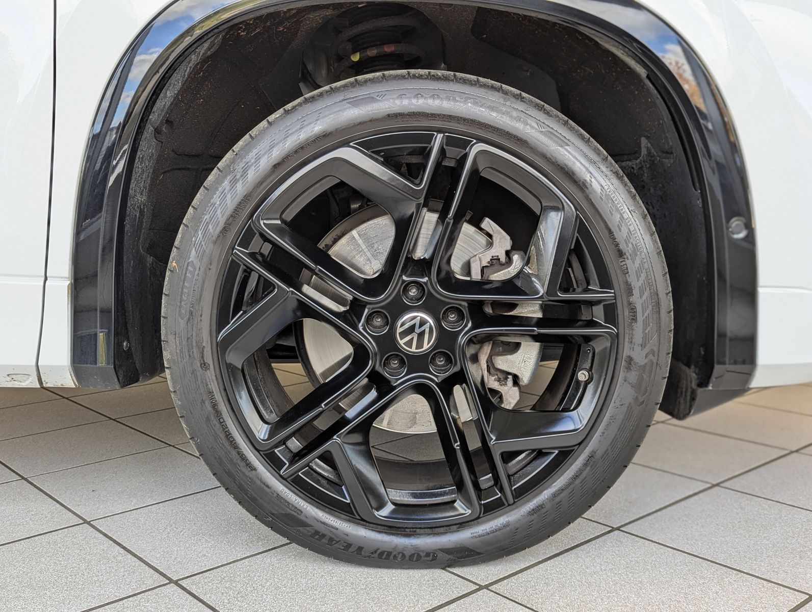 VW Tayron 2.0 R-Line Leder Launch Pano Black AHK 20 - Image 10