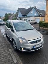 Opel Zafira 1.9 CDTI 88kW - - Opel Zafira aus 2005 mit Diesel-Antrieb