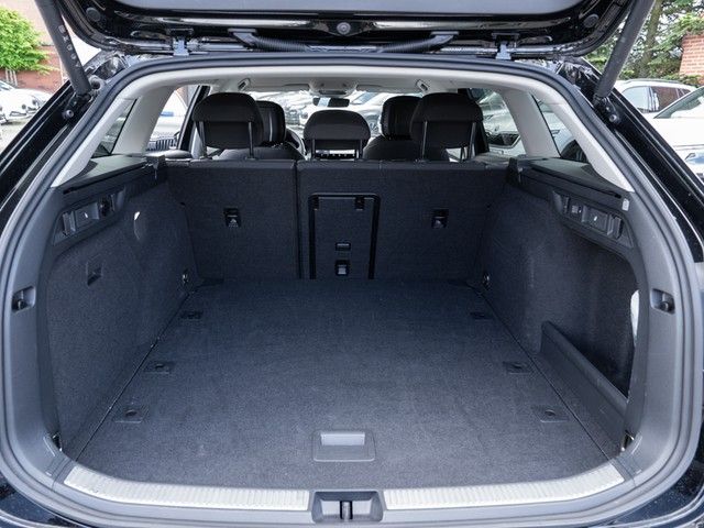 Superb Combi 2.0 TSI Selection 4x4 DSG AHK+MATRI