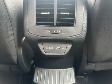 Volkswagen T-Roc - 9
