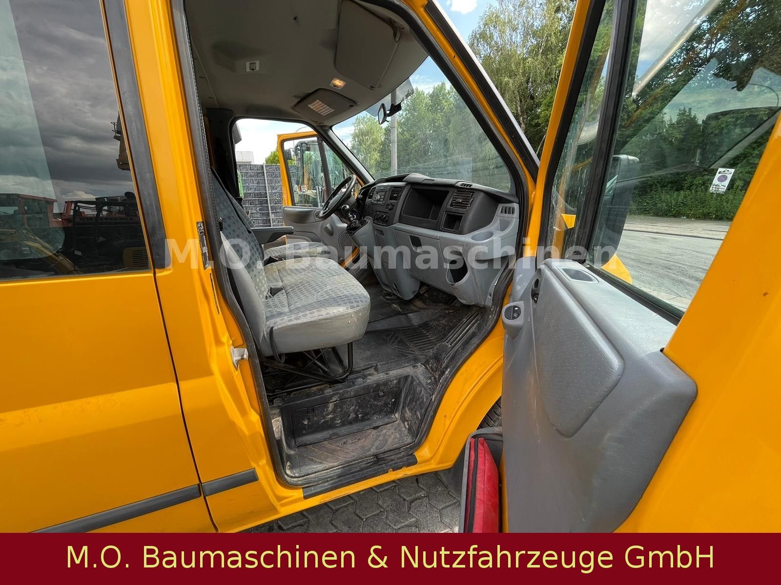 Fahrzeugabbildung Ford Transit Pritsche FT 350 EL /  DOKA / AC /