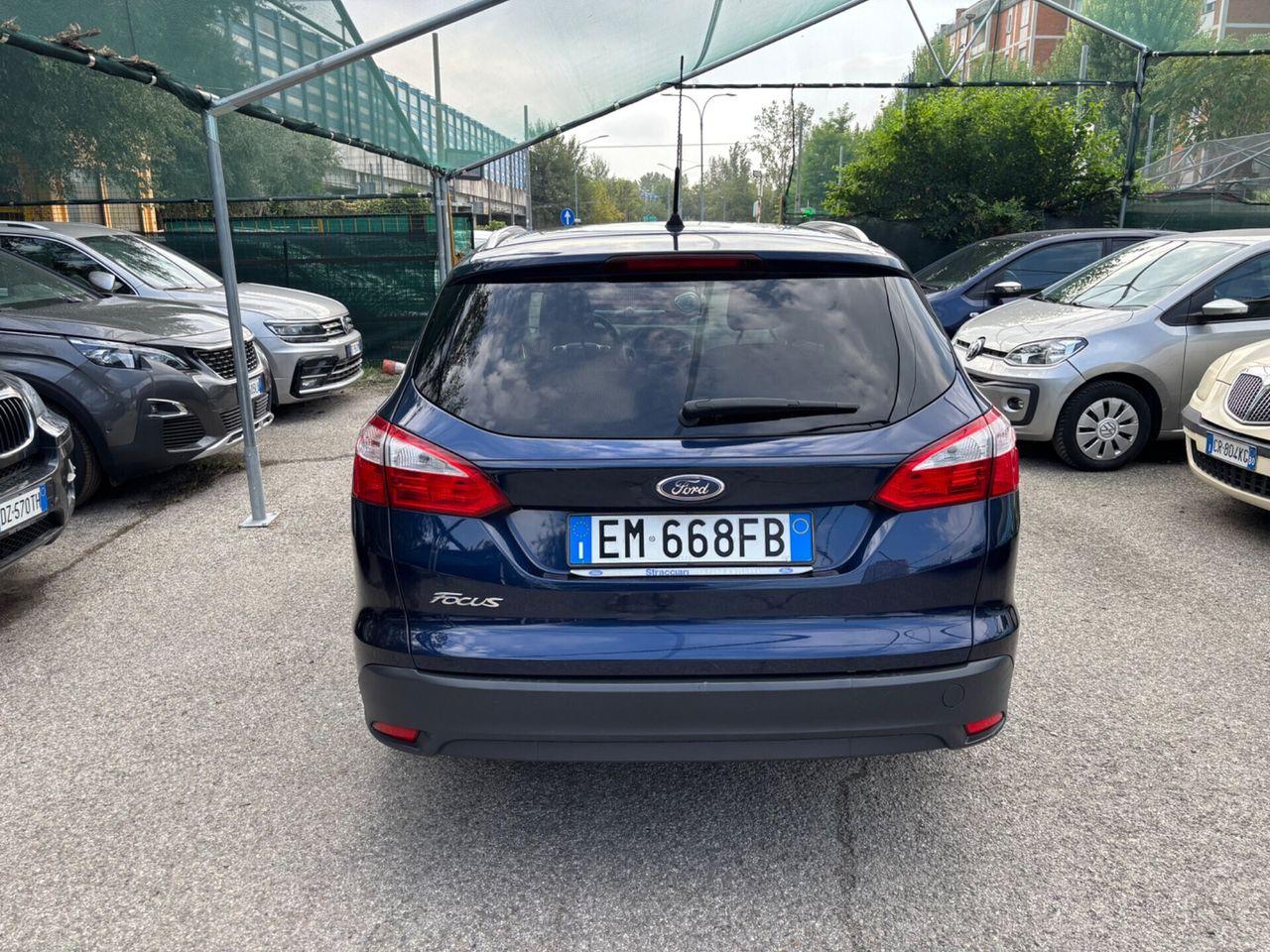 Ford Focus 2012 — photo 7
