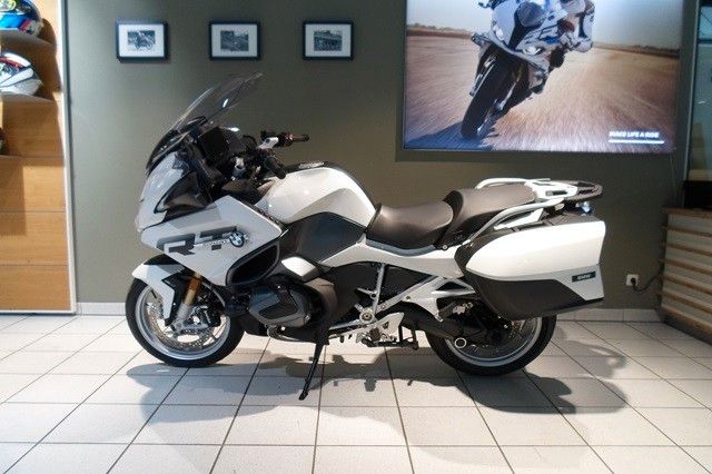 Fahrzeugabbildung BMW R1250RT mit Audiosystem