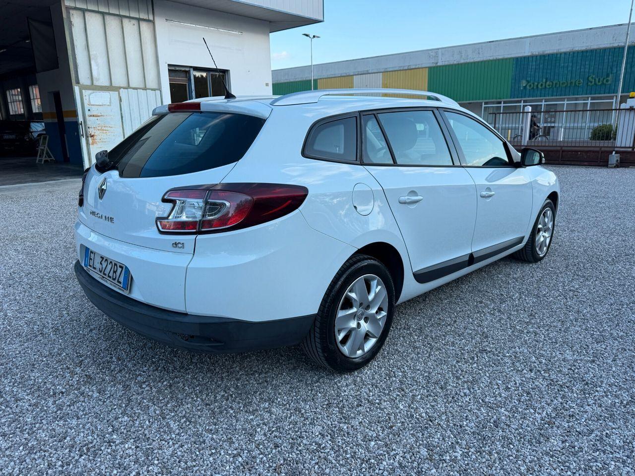 Renault Megane 2011 — photo 7