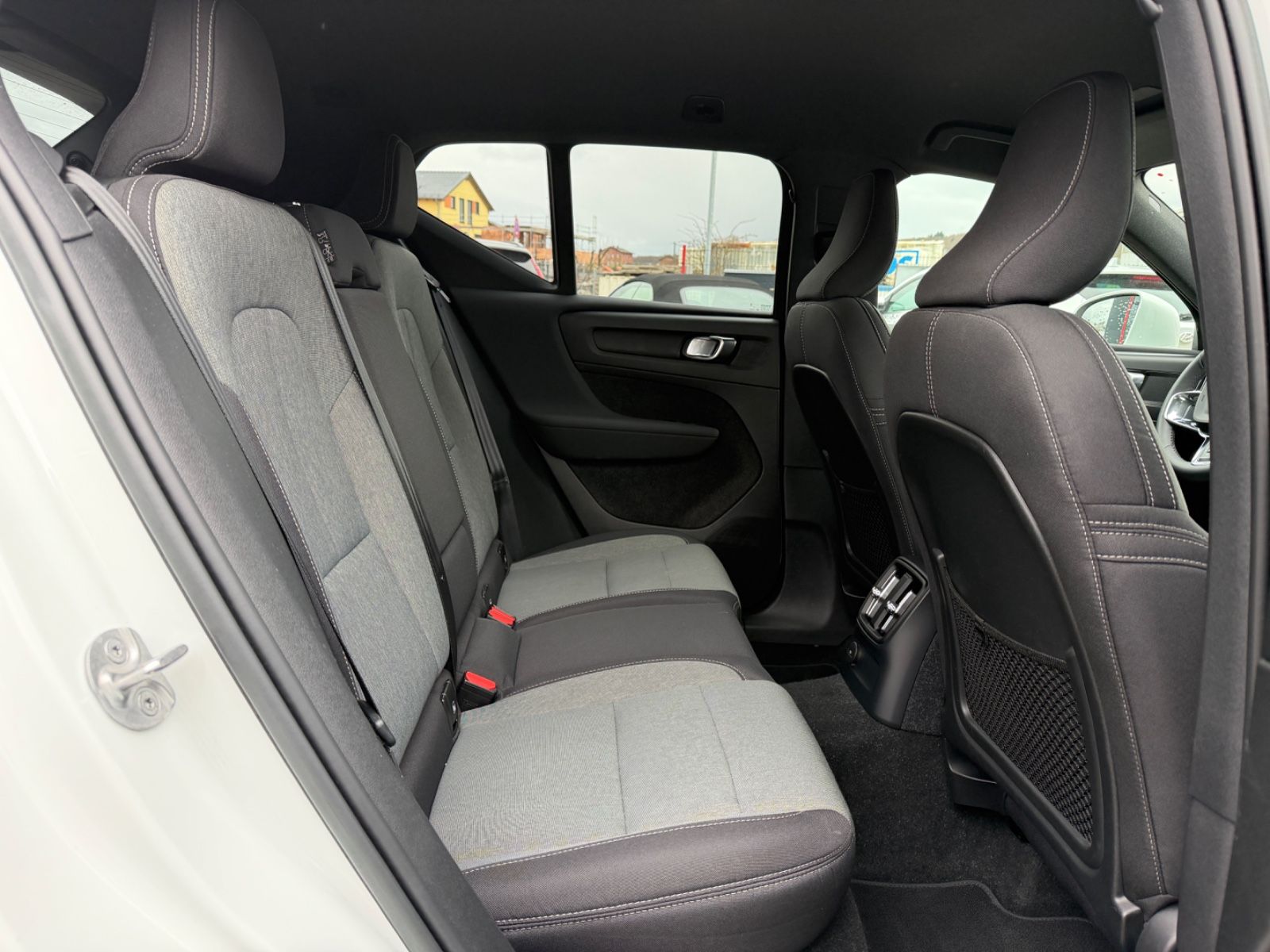 Volvo XC40 Core Recharge Plug-In Hybrid Standheizung foto 22
