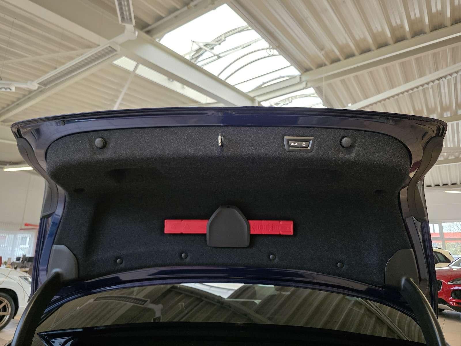 Fahrzeugabbildung BMW 530i xDrive M Sport/Shadow/StandHz/Virtual/36...