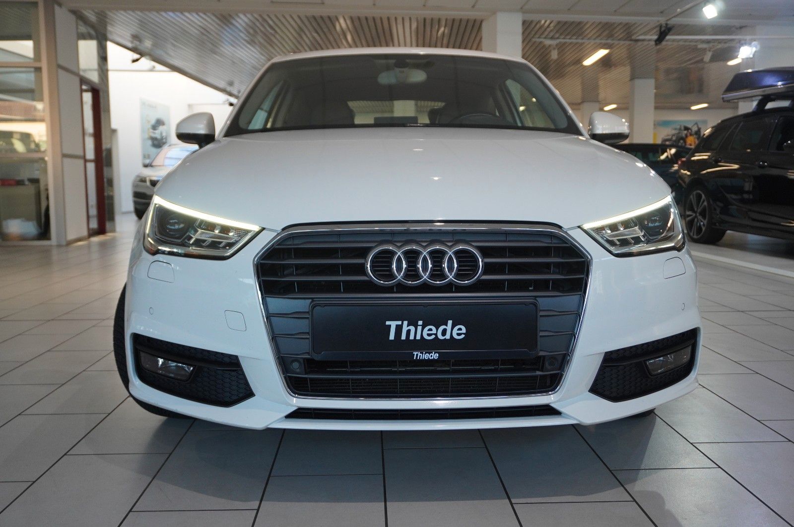 Fahrzeugabbildung Audi A1 1.4 TFSI NAVI/BI-XENON/SHZ/SPORT/PDC/TEMP/AHK