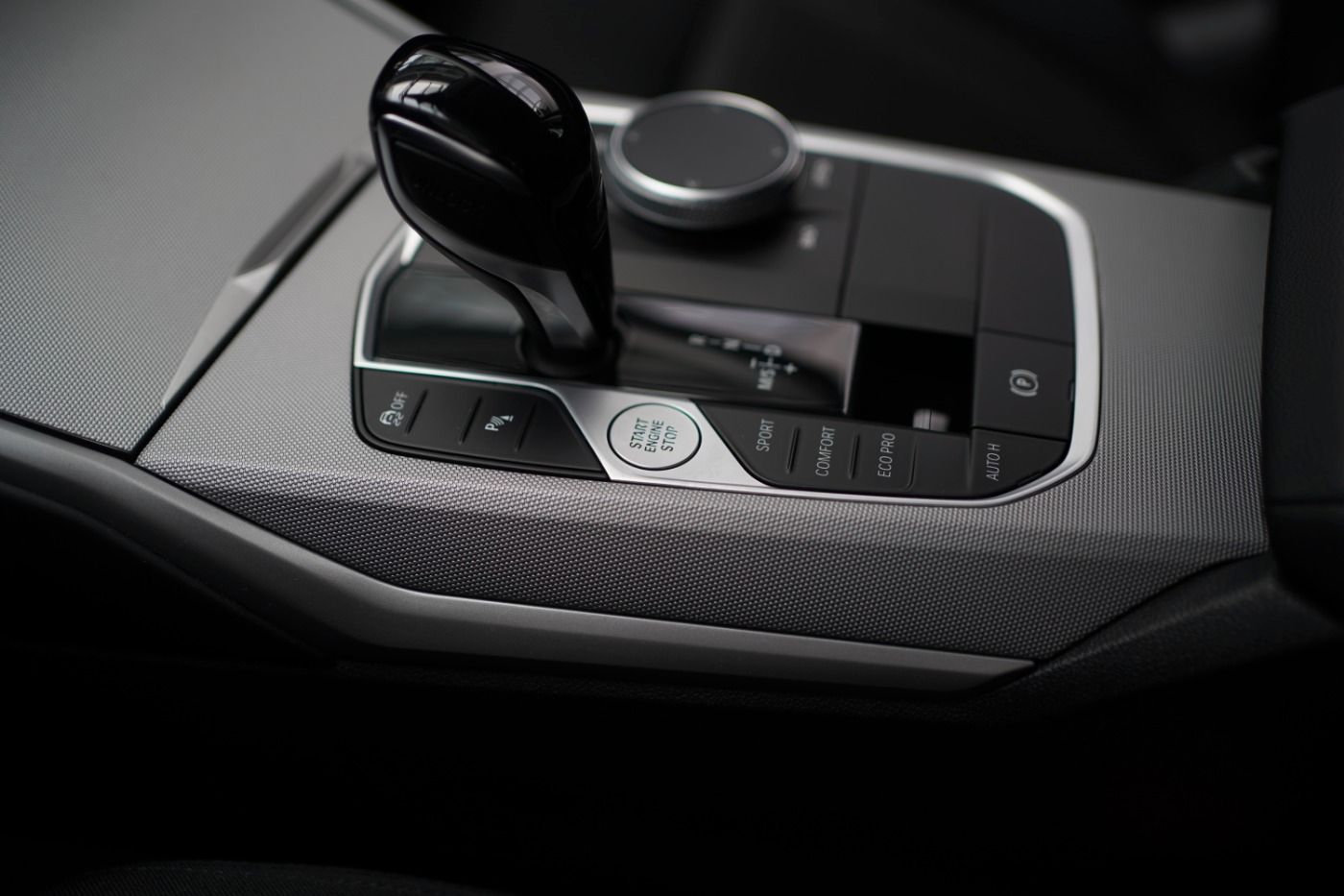 Fahrzeugabbildung BMW 320d Advantage +Driving Assistant+Komfortzugang