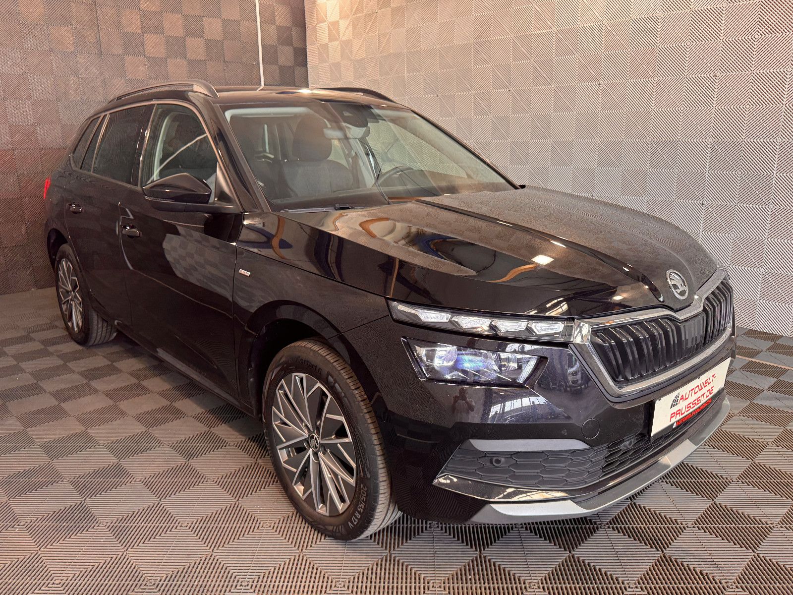 Gebrauchtwagen Skoda Kamiq Kamiq*CLEVER*TEMPO-R.KAM-DSG-AHK-APPLE-LED-SPUR in Horb am Neckar