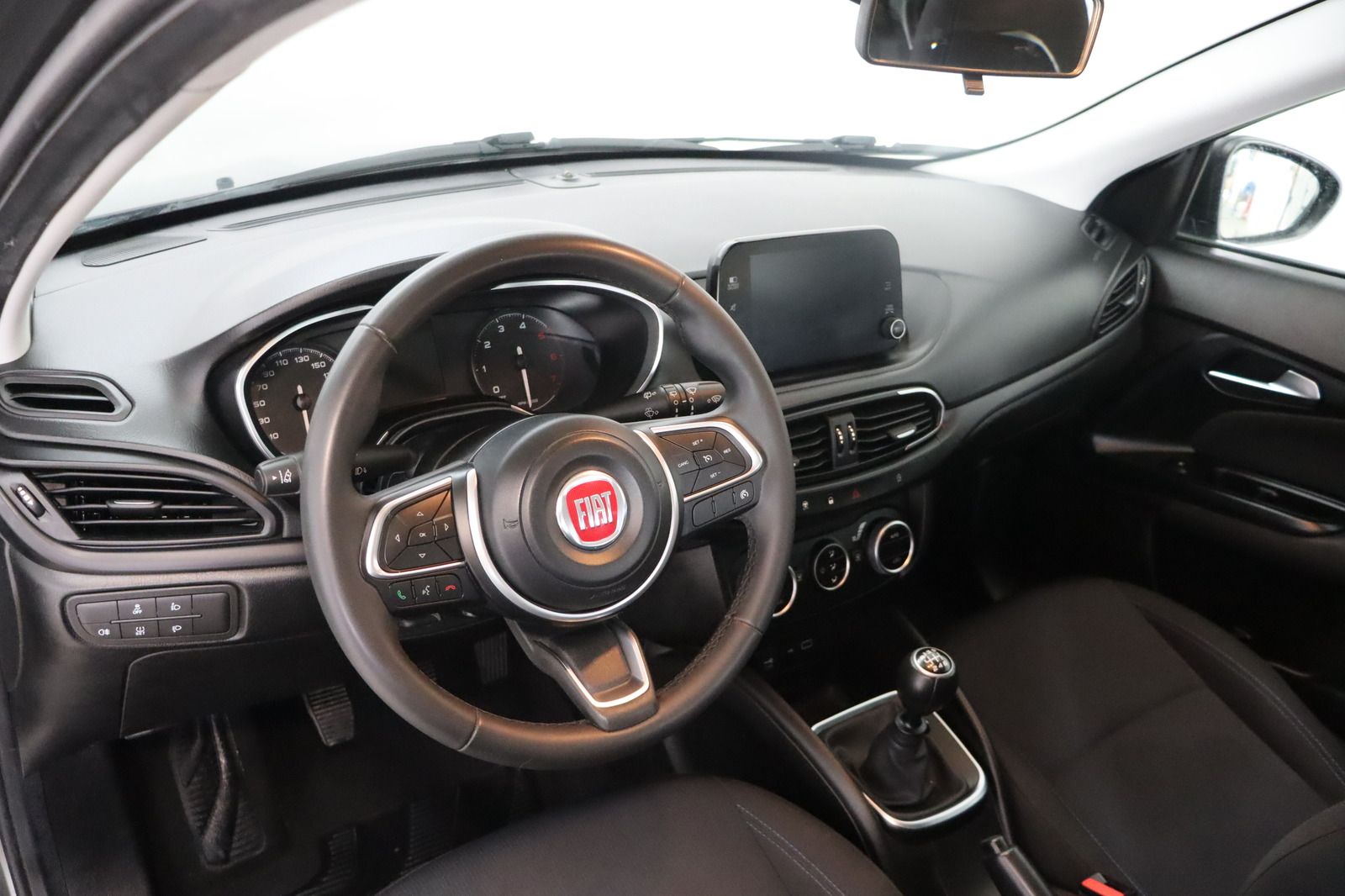 Fahrzeugabbildung Fiat Tipo * Navi * HU/AU neu * Tempomat
