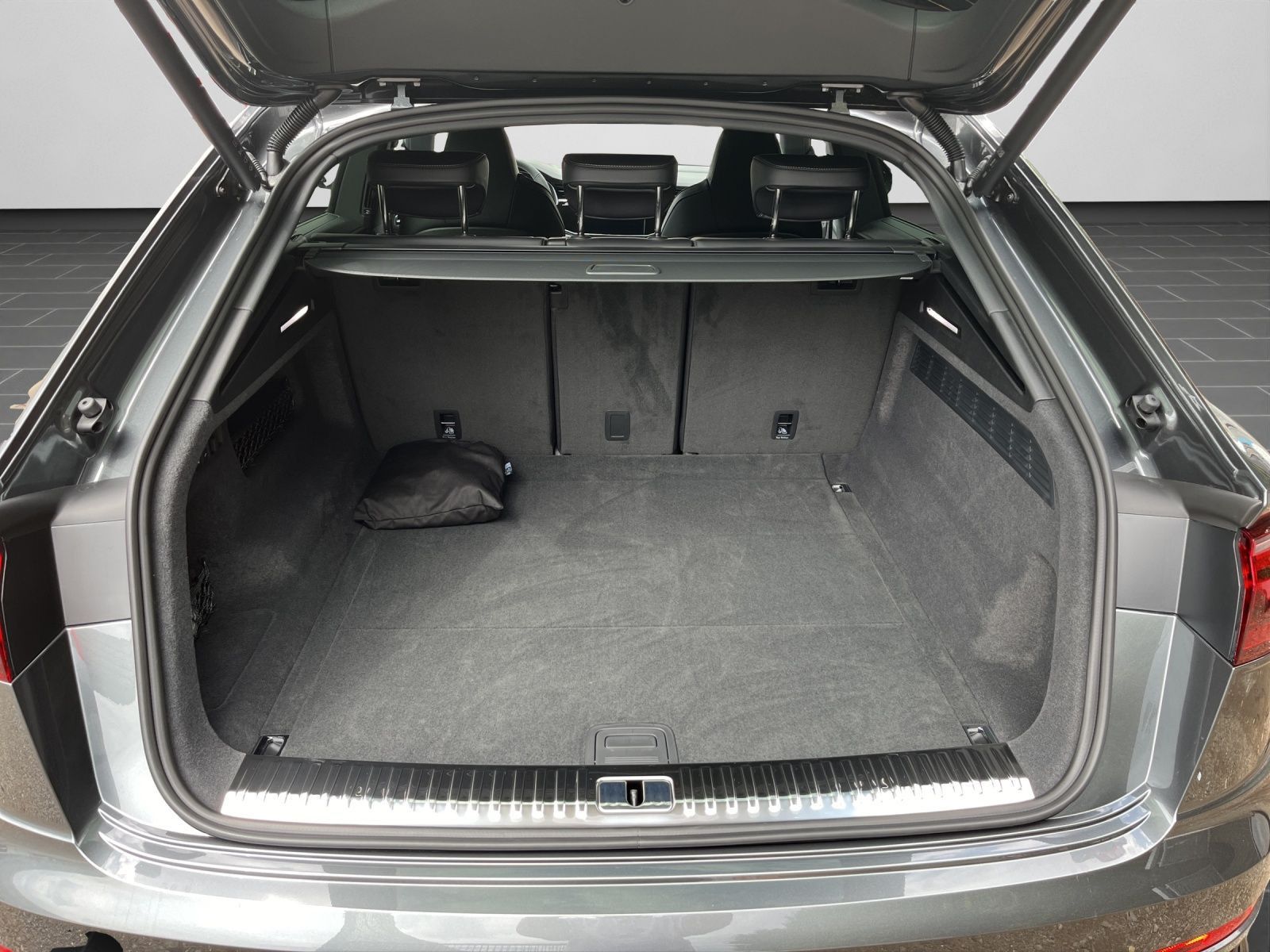Audi RSQ8 - Bild 16