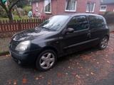 Renault Clio 75 PS HU 11. 27 (neu) - Renault Clio aus 2002: 1.2