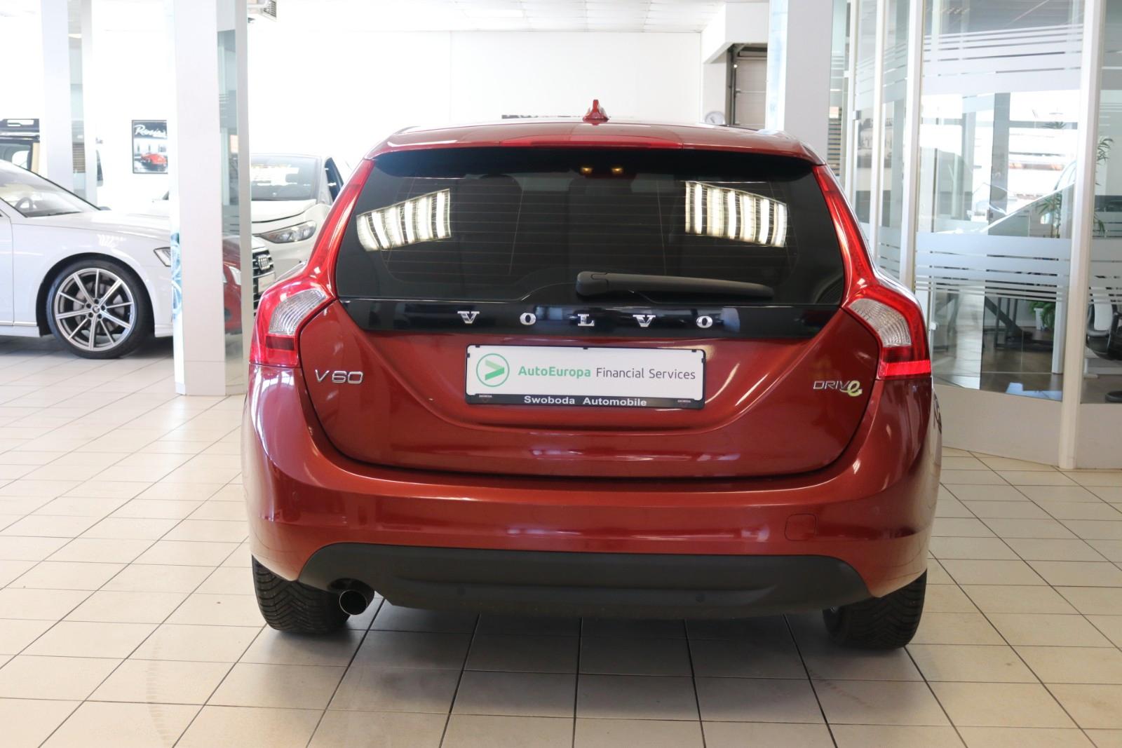 Volvo V60 2011 — photo 9