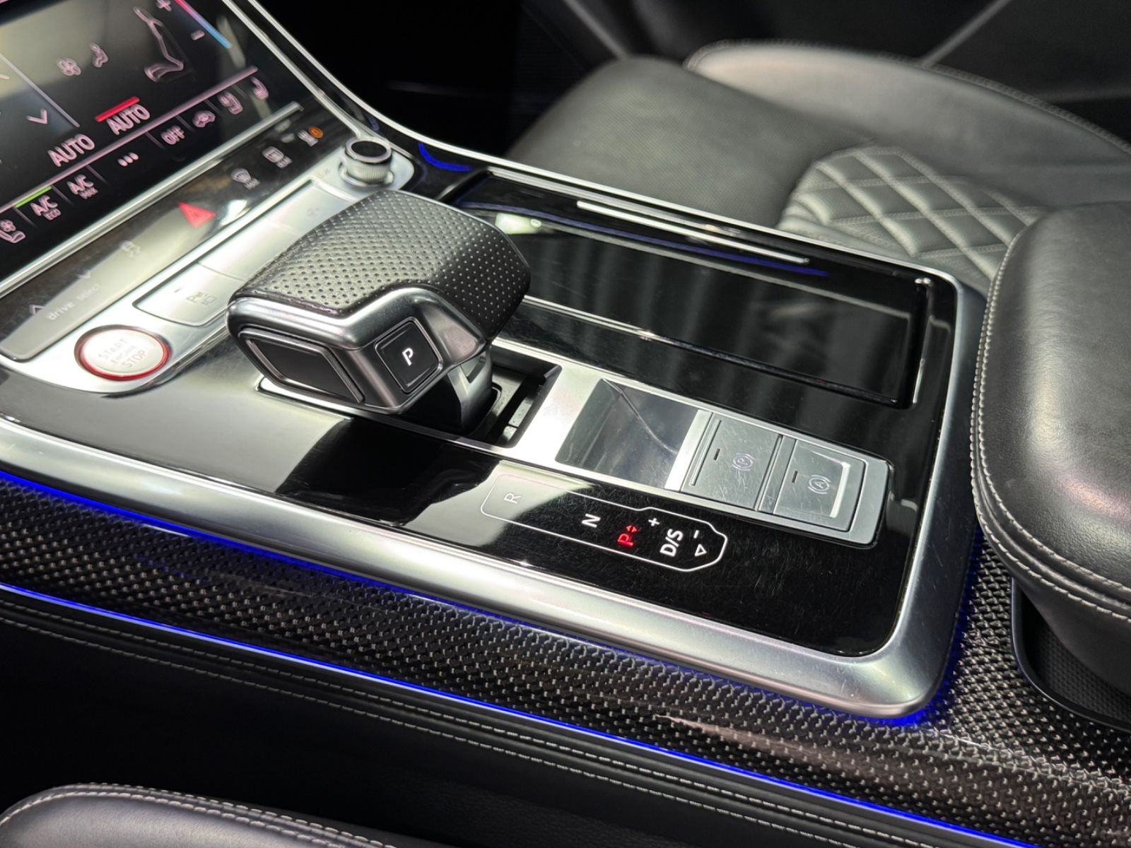 Fahrzeugabbildung Audi SQ8 4.0TDI QUATTRO|MASSAGE|B&O|CARBON|MATRIX|HuD