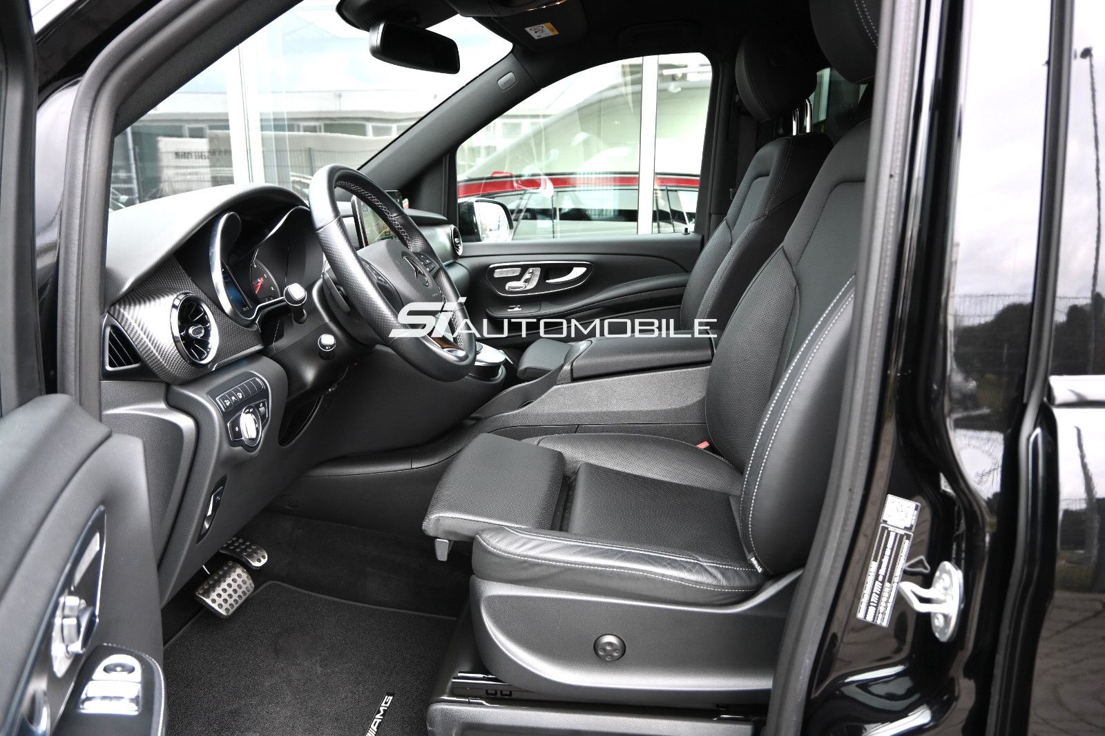 Fahrzeugabbildung Mercedes-Benz V 250 d 4Mat. AMG extralang °AIRMATIC°AHK°STHZ°