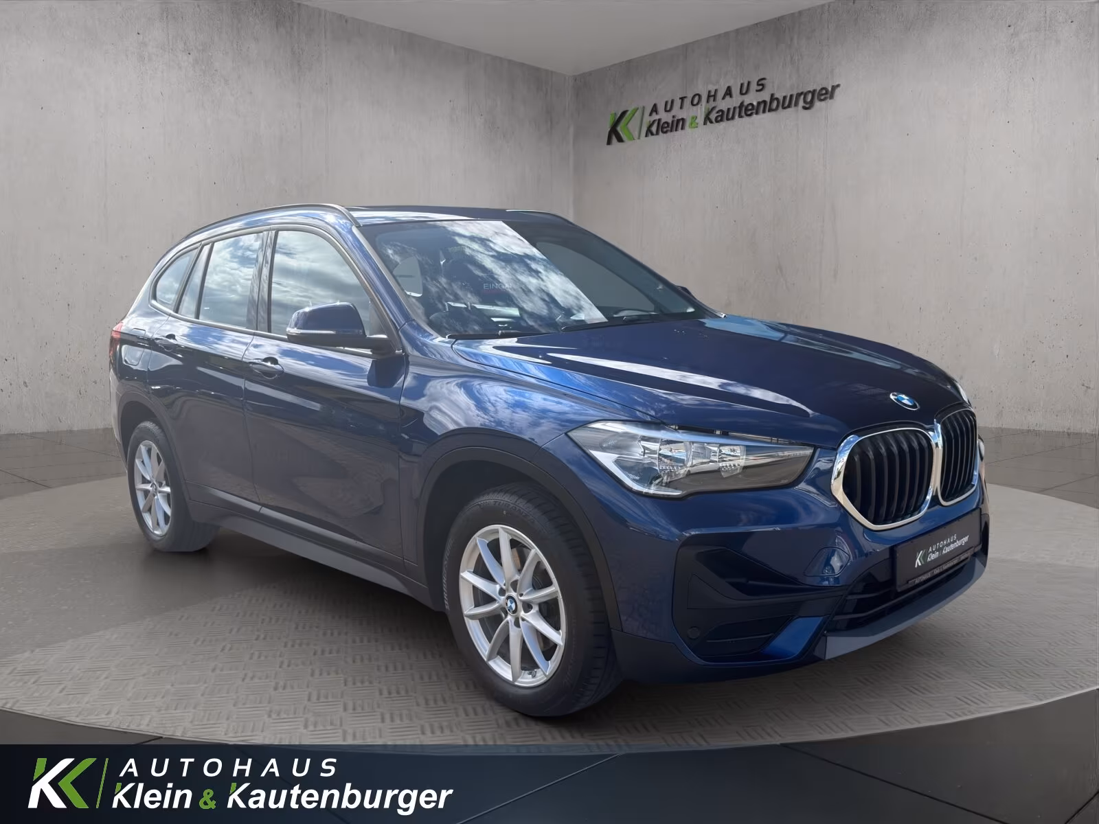 BMW X1 sDrive18i Advantage AUTOMATIK+PANO+KAMERA+NAV
