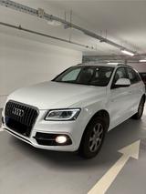 Audi Q5 2.0 TDI quattro / Panorama / Leder / TÜV07/26