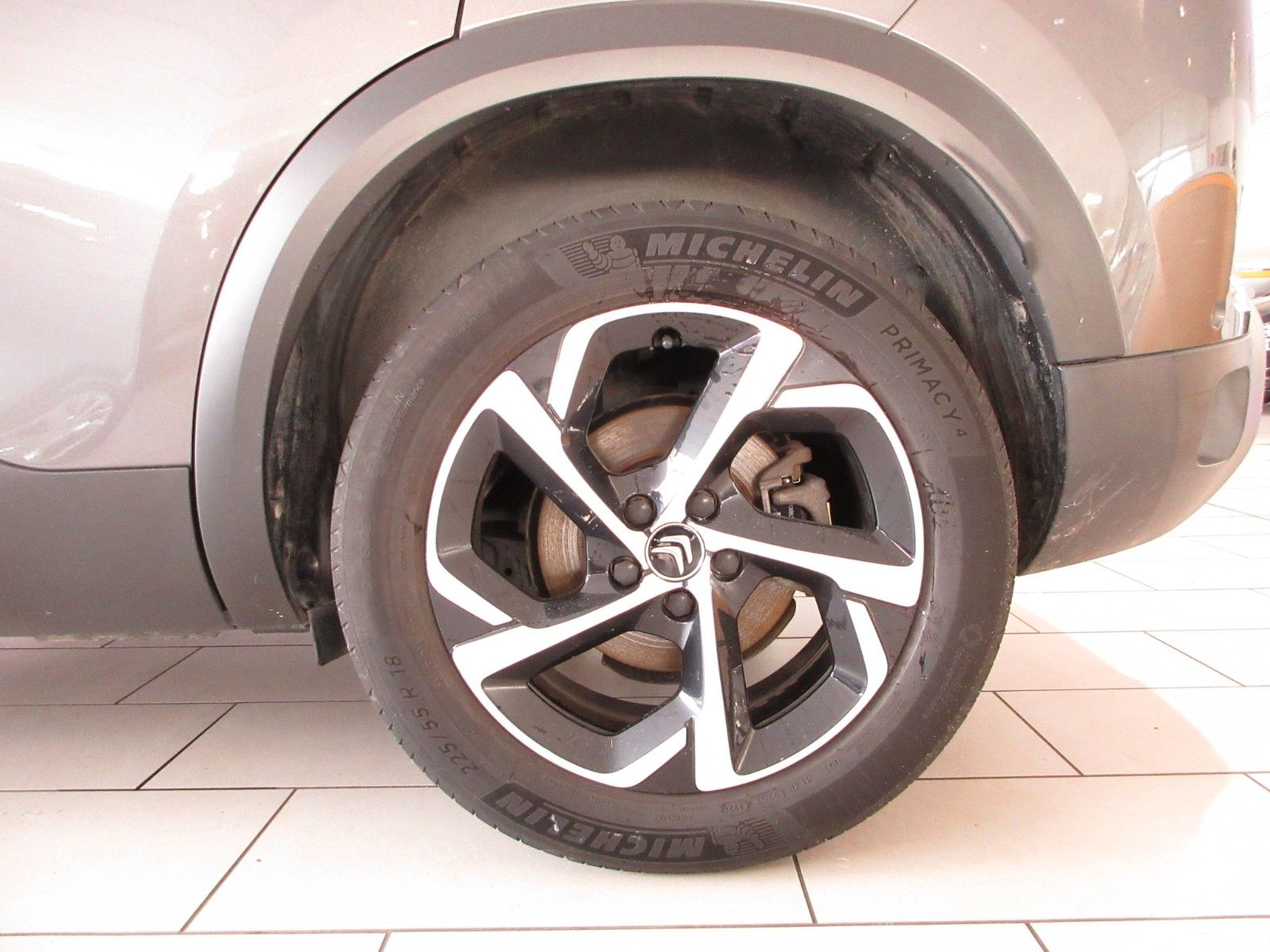 Fahrzeugabbildung Citroën C5 Aircross 1.2T LED/NAVI/SHZ/LEDER/R´CAM