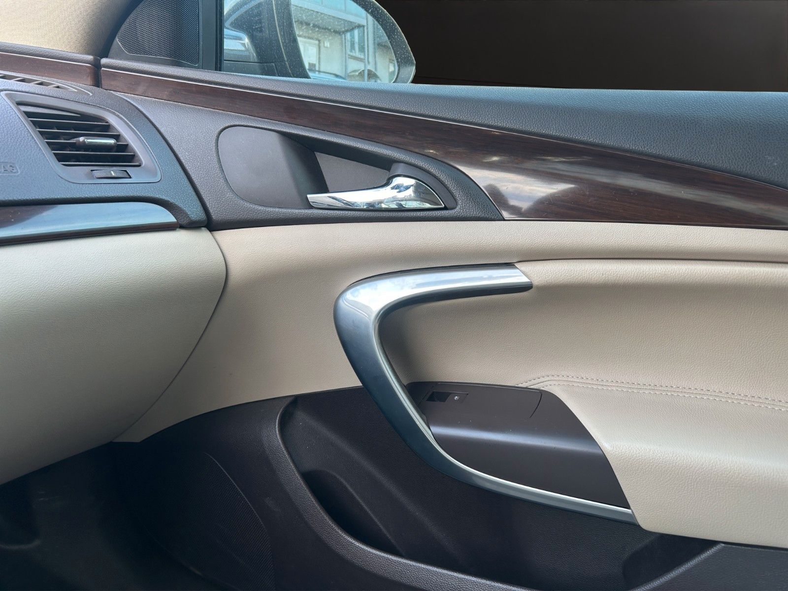 Fahrzeugabbildung Opel Insignia A Lim. Cosmo 4x4 Klima,Leder,Shz,Navi