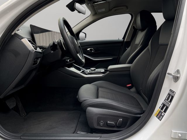 Foto Nummer 9: BMW 330e