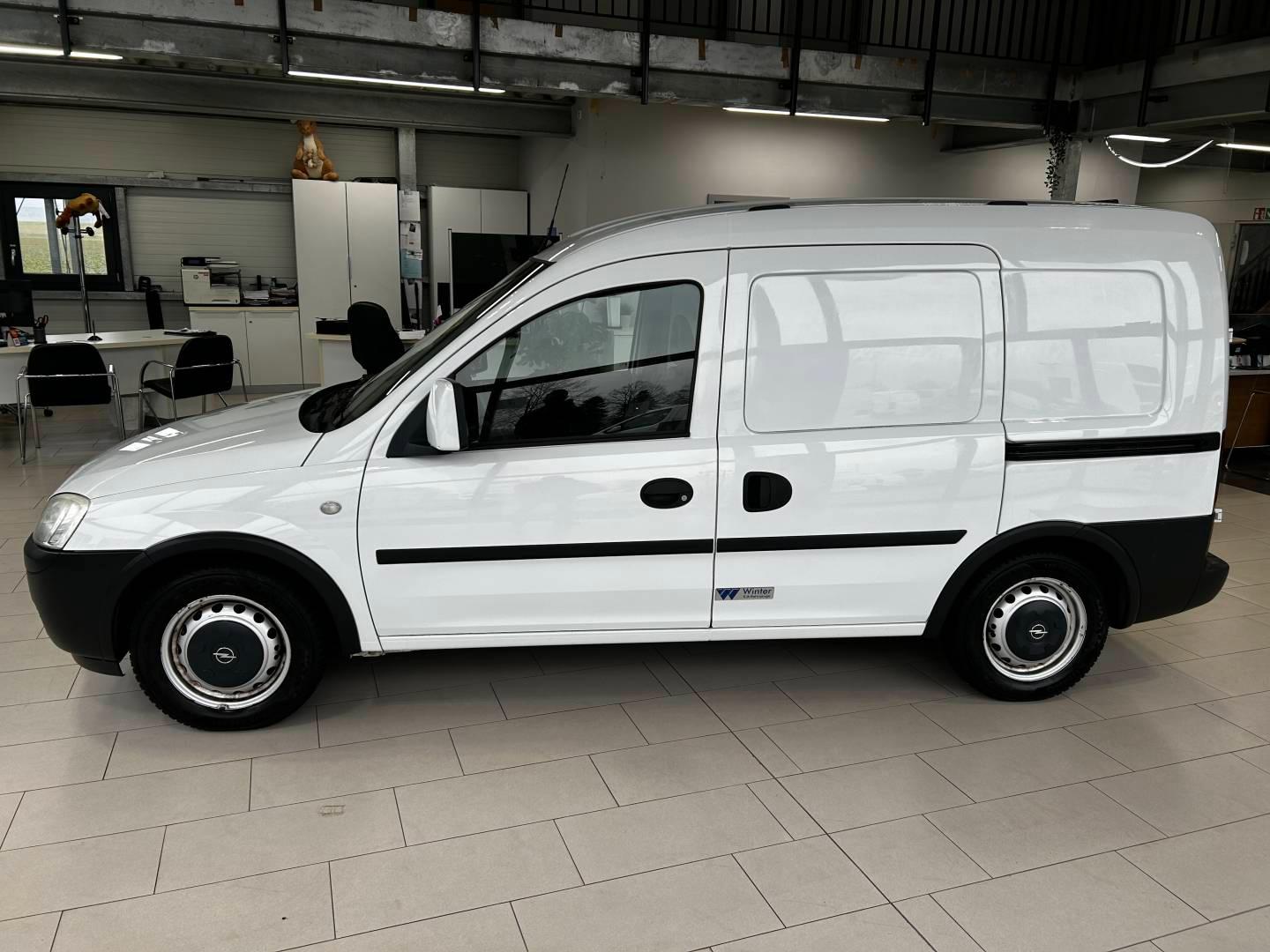 Opel Combo 2 Schiebtüren Hygieneausbau