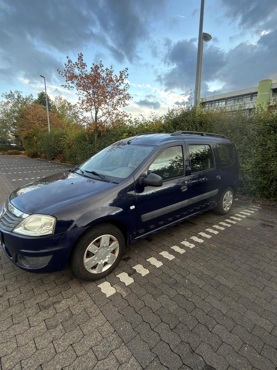 Dacia Logan 2012 — interior