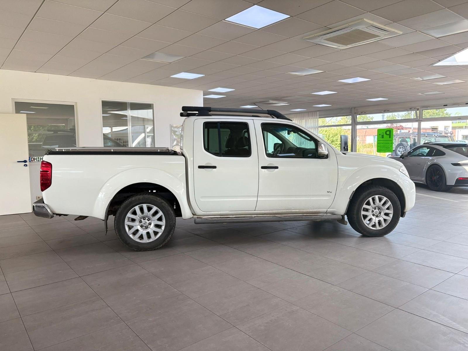 Nissan Navara Double cabine 3.0 231ch - Attelage - Régulateur - Ecran tactile - Sièges chauffants