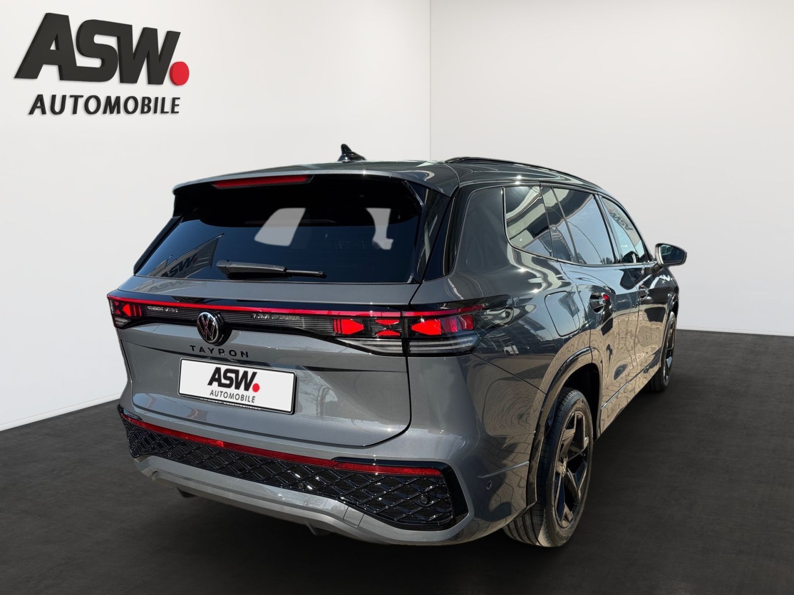 Volkswagen Tayron R-Line 1,5 eHybrid DSG AHK PANO ACC NAVI foto 3