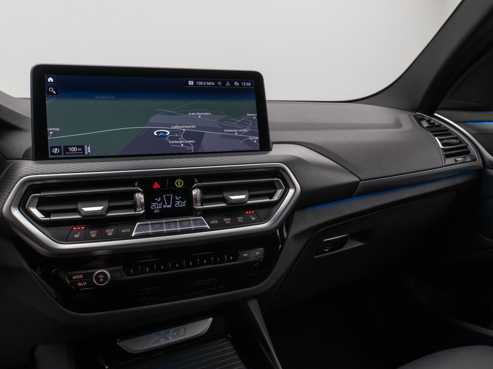 Fahrzeugabbildung BMW X3 xD30e M Sport 360°Laser HUD DAB HiFi AHK 20"