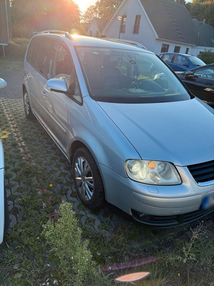 Volkswagen Touran 2006 — interior
