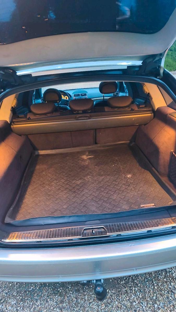 Mercedes-Benz E220 2004 — photo 9