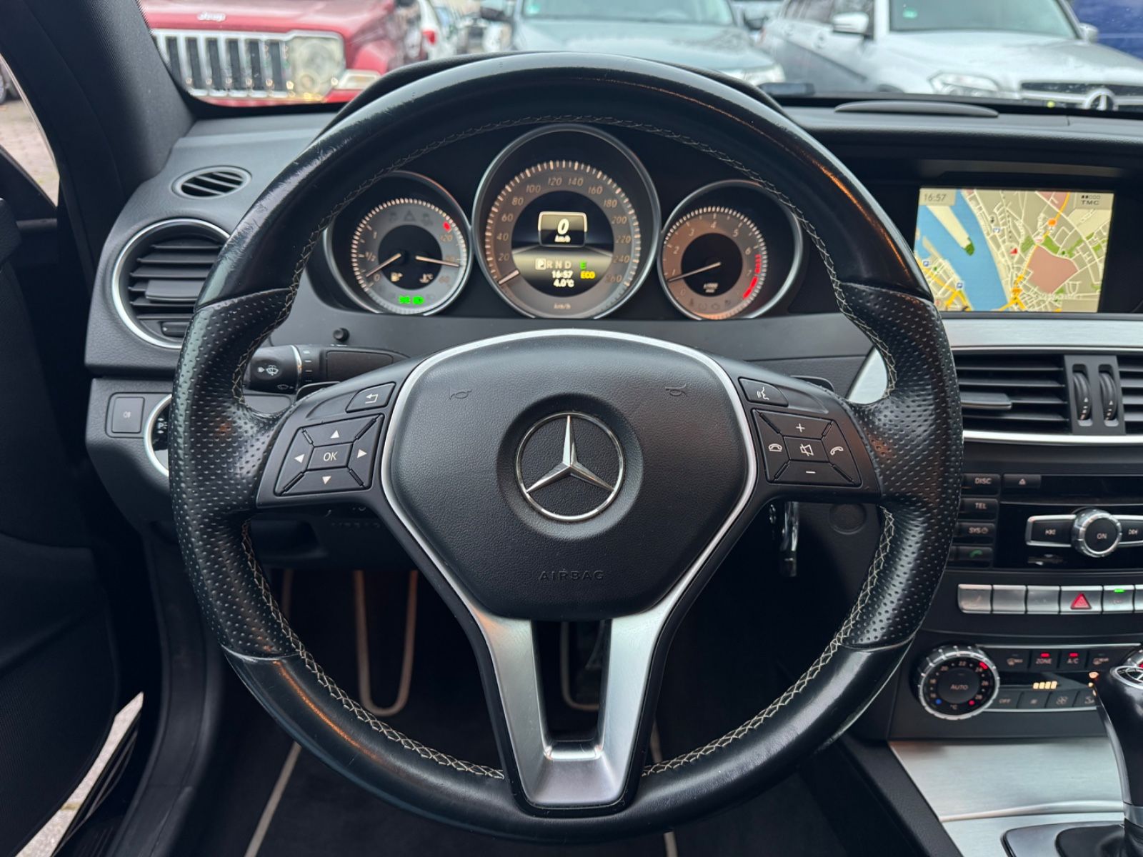 Fahrzeugabbildung Mercedes-Benz C 180 C -Klasse Coupe AMG-Line*Pano*Kamera*LED